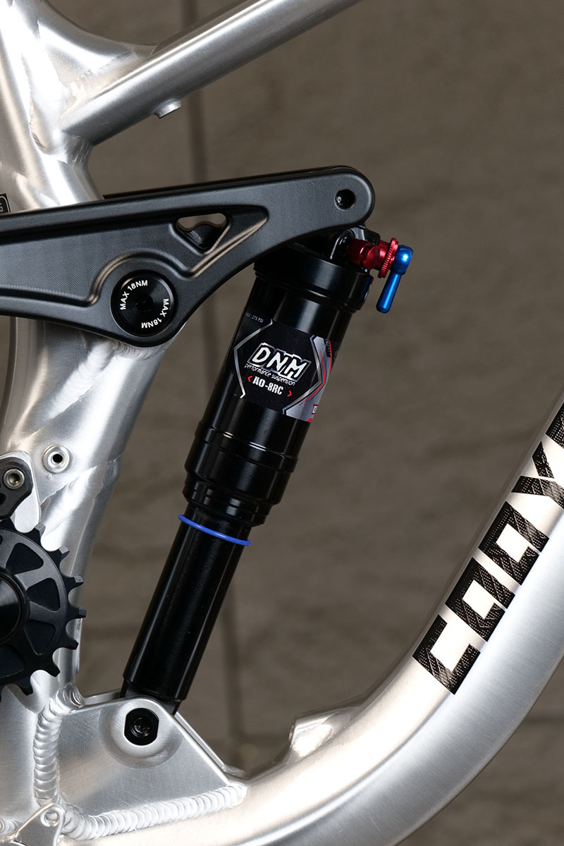 Rangka Sepeda Full Suspension  - Mountain Biking Jumps ulasan dan harga